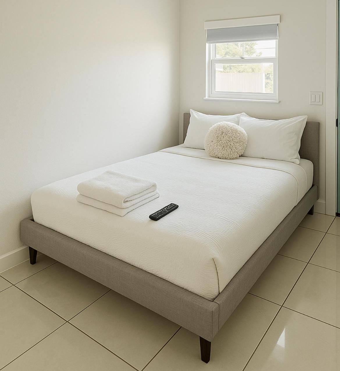 Modern Home - Termpurpedic Queen Bed, Laundry, Free Parkging, Ev Tesla Hollywood Exterior foto